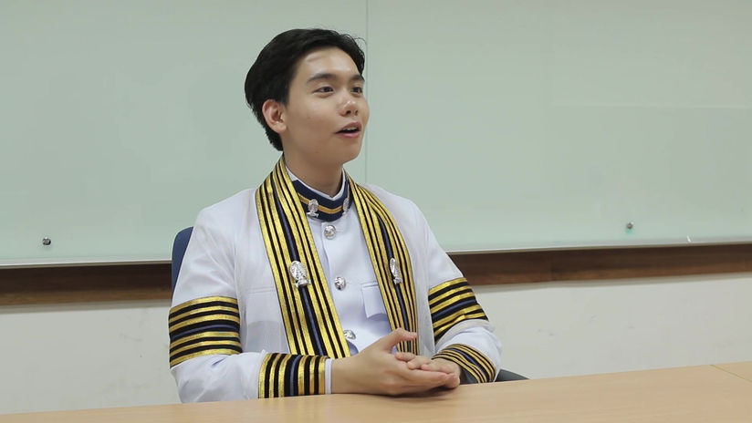 Scoop : Dressing according to gender identity   (CU Commencement Ceremony 2018)